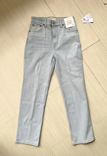 comprar Jean Recto Talle Alto. Abercrombie & Fitch. 2 \u002F 26. Nuevo