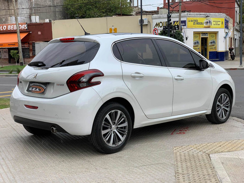 Imagen 6 de 11 de Peugeot 208 2017 1.6 Feline