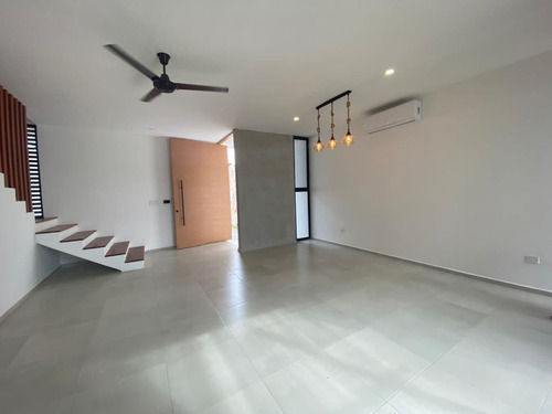 Imagen 3 de 12 de Casa Sola En Renta Temozon Norte