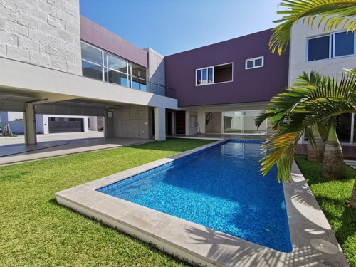 Casa Lujosa En Residencia En Las Palmas Green Con Alberca