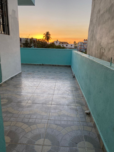 Se Vende Edificio De 3 Niveles En Jardines Del Ozama