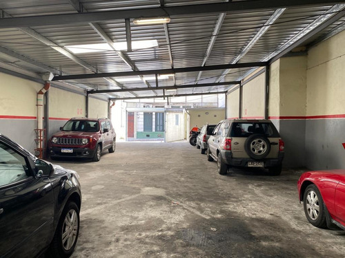Parking En Ciudad Vieja Reciclado