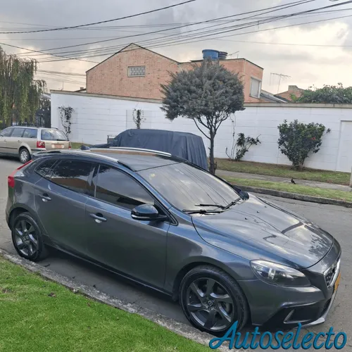 Volvo V40 1.6 T4 Cross Country Kinetic Fwd