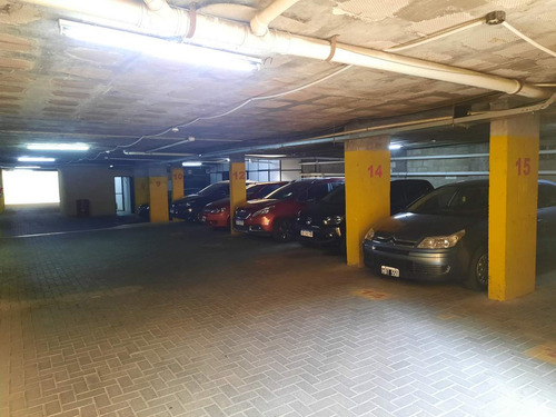 Zona Tribunales Ii - Alquilo Cochera Para Auto