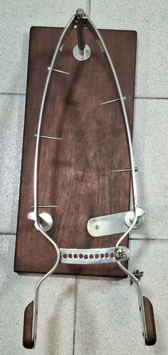 Gran Jamonero Español Acero Con Base De Madera 59 Cm B400 (Usado)