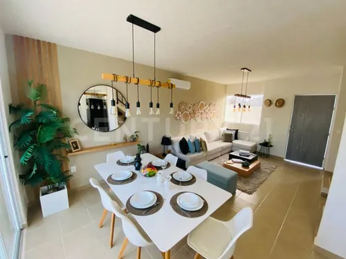 Venta De Casa En Privada Con Alberca
