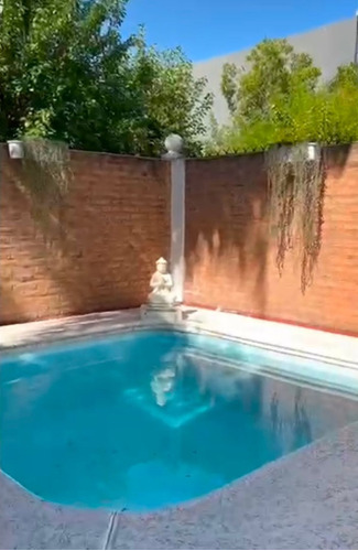 Casa Chalet En Venta En De Vicenzo Chico, Del Viso, Pilar