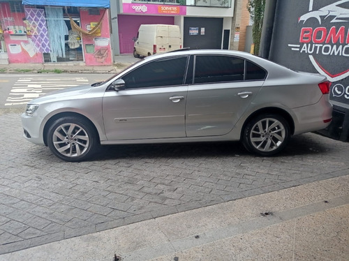 Imagem 4 de 12 de Volkswagen Jetta
