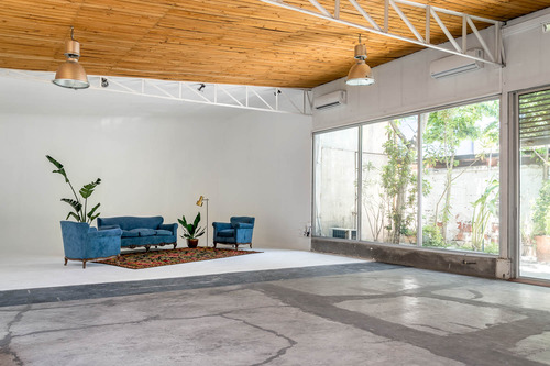 Casona Clásica Remodelada Con Amplio Estudio Y Espacios