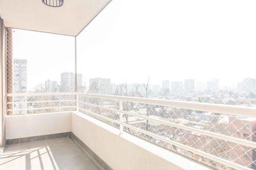 Edificio Av. Fernández Albano (1 Est.) Vista Poniente Piso