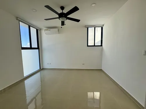 Residencia En Venta De 4 Recámaras En Privada Amanthea.