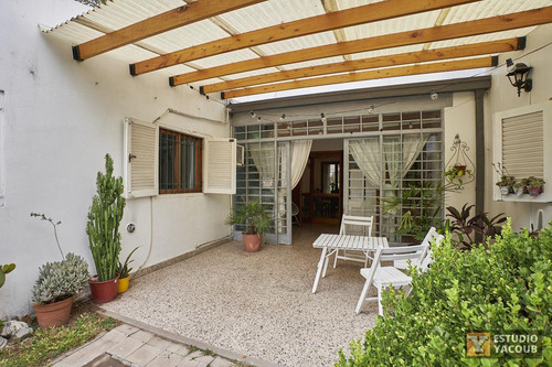 Casa Venta - 3 Dormitorios 2 Baños - Cocheras - Piscina - 180mts2 - City Bell, La Plata
