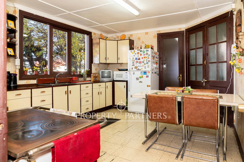 Espectacular Casa En Barrio Croata