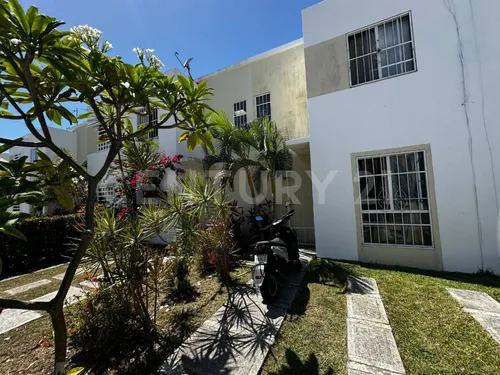 Casa  En Venta De 2 Recamaras En Palmas 2 Playa Del Carmen