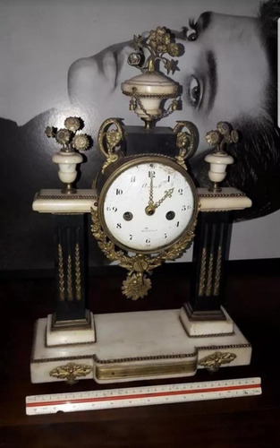 Relógio Antigo De Marmore De Carrara Raro