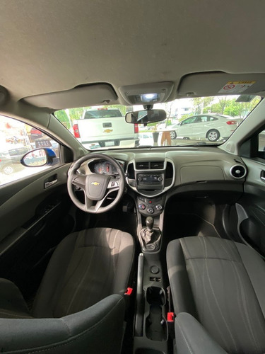 Imagen 12 de 15 de Chevrolet Sonic 2017 1.6 Lt Mt
