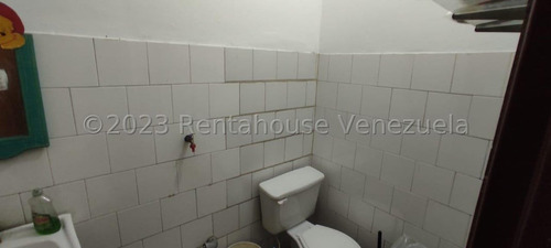 Local En Venta Con Excelente Ubicación En El Centro De Barquisimeto Kenlimar Nieto 23-25206