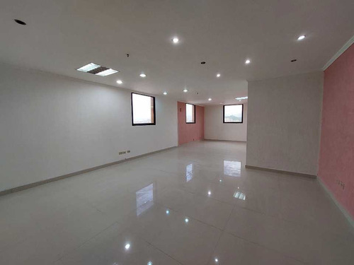 Imagen 2 de 5 de Oficina En Alquiler 41 M2 Torre Sindoni, Maracay, Aragua