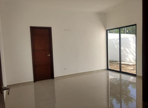 Casa De 1 Planta En Venta,privada Albarella,cholul,modelo A