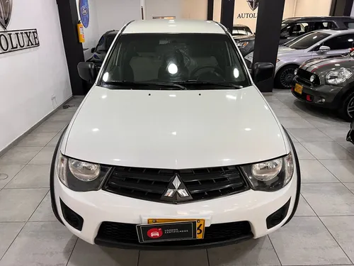 Mitsubishi L200 Sportero 2.5 Basica 2013