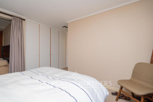 Cómoda Casa De 4 Dormitorios En Condominio De La H...