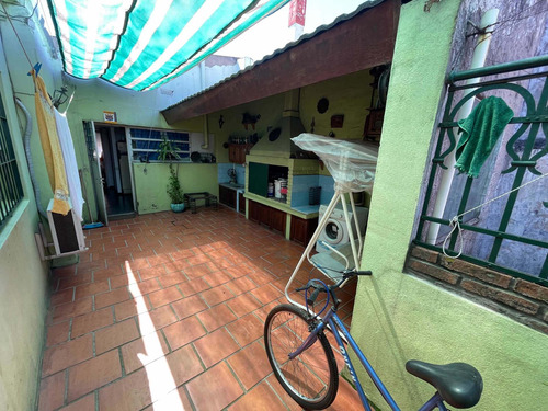 Imagen 25 de 30 de Alquiler De Hermosa Propiedad Horizontal, Con Espacios Muy Amplios En Pleno Centro, En La Avenida Principal $ 30.000