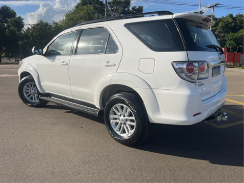 Toyota Hilux SW4 3.0 SRV 4X4 16V TURBO INTERCOOLER DIESEL 4P AUTOMÁTICO