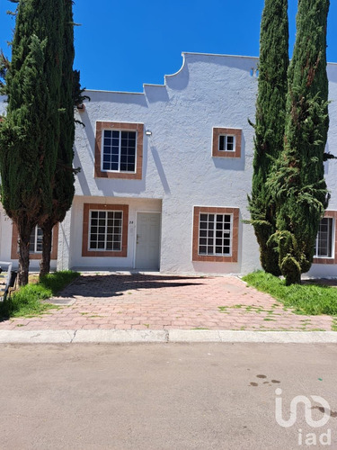 Venta Casa 4 Ambientes Los Mezquites