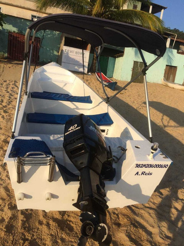 Imagem 2 de 5 de Bote De Fibra Bote