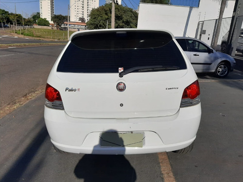Imagem 13 de 16 de Fiat Palio Essence 1.6 Flex