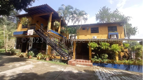 En Zona Privilegiada De Valencia Y En Estrecho Contacto Con La Naturaleza, Se Ofrece En Venta Acogedora, Casa Estilo Campestre De Data, Muy Bien Conservada