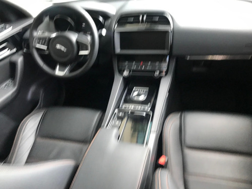 Imagem 9 de 12 de Jaguar F-pace Prestige