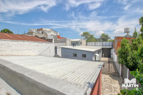 Depósito Y Casa De 3 Ambientes Con Patio Terraza Y Cochera Varios Autos
