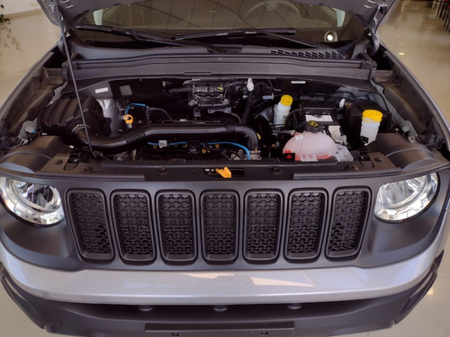 Jeep Renegade Sport 1.8 At6