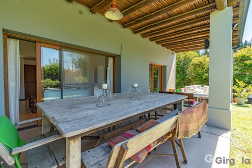 Venta Casa 4 Ambientes En Pilar Con Pileta