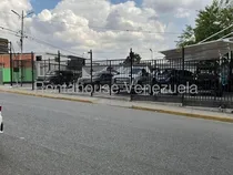 Comprar Terreno En Venta, Ubicado En El Centro-este De Barquisimeto, Codigo 2 5 1 6 1 0 2, Mildred, Vendo Terreno Para Uso Comercial En Perfectas Condiciones Para Una Agencia De Carros Con Una Oficina 