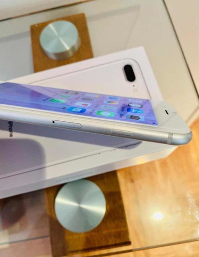 iPhone 8 Plus De 64gb + AirPods