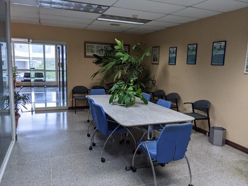 Imagen 15 de 21 de En Moderno Edificio Av. Municipal Puerto La Cruz, Alquilo Oficinas Equipadas De Distintos Metrajes