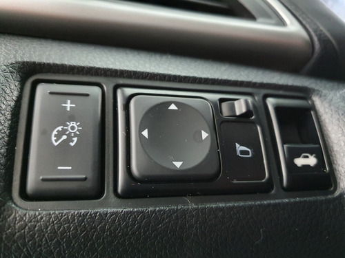 Nissan Sentra 2.0 S 16v Flex 4p Automático 2016/2017