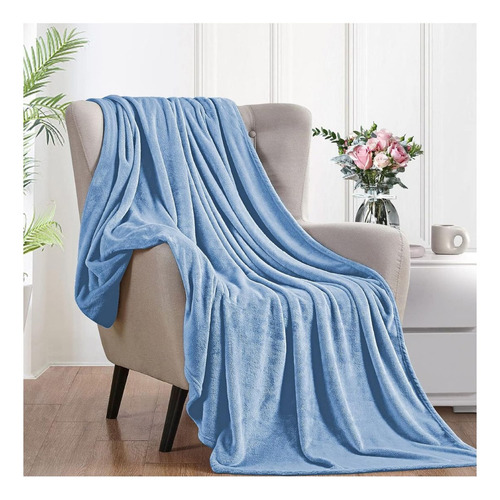 Frazada Manta Flannel 2 1/2 Plazas Polar Termica Suave Color Celeste Diseño De La Tela Lisa