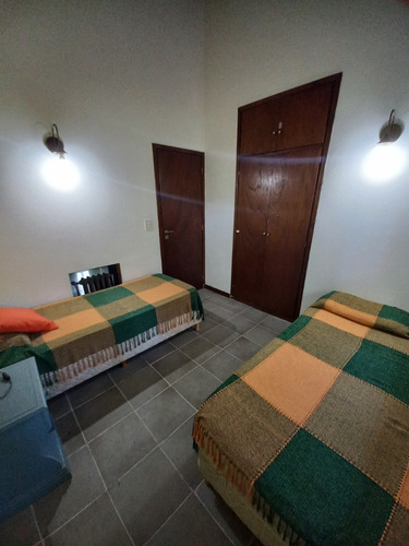 Imagen 16 de 25 de Chalet Sobre Esquina,zona B5 4habitaciones 3baños