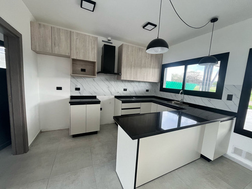 Rio Ceballos Bella Vista , Venta Casa Tres Dorm A Estrenar