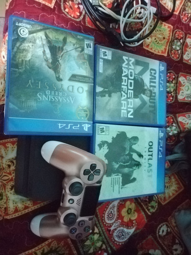 Play Station 4 Slim 1tb Sony + 3 Juegos + 1 Joystick (Usado)
