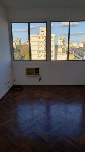 Imagen 2 de 8 de Excelente Semipiso 2 Ambientes Al Frente