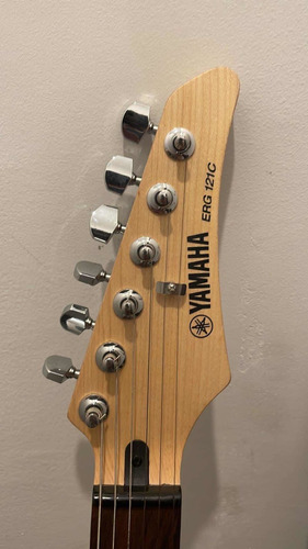 Guitarra Eléctrica Yamaha Erg121