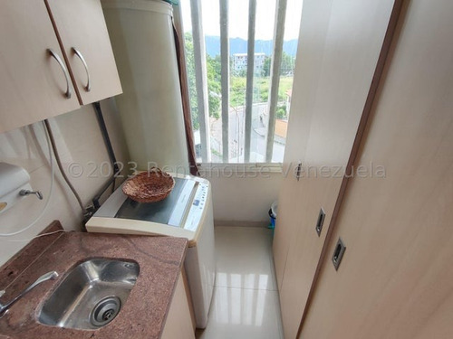Apartamento En Venta San Jacinto Maracay 24-10969 Ec