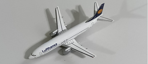 Avion Boeing 737-400 Lufthansa D-abkb Herpa  560184 1:400