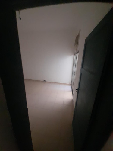 Inversión Inteligente Casa Con Patio, Cochera Y Posibilidad Comercial