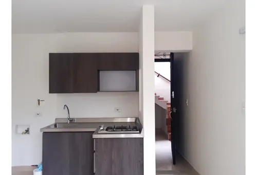 Casa Y Apartaestudio En Venta En Envigado Sector Los Naranjos