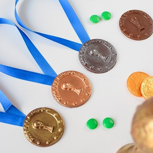 Imagen 6 de 7 de Set De 2 Moldes Placas Copa Mundial Y Medallas Parpen